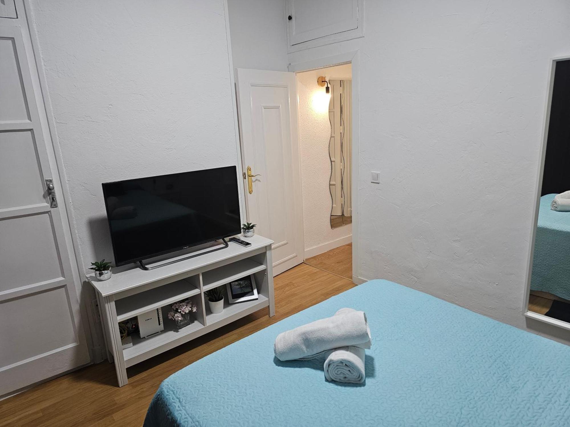 Appartamento Apartamento Gran Via Madrid W8.1 Esterno foto